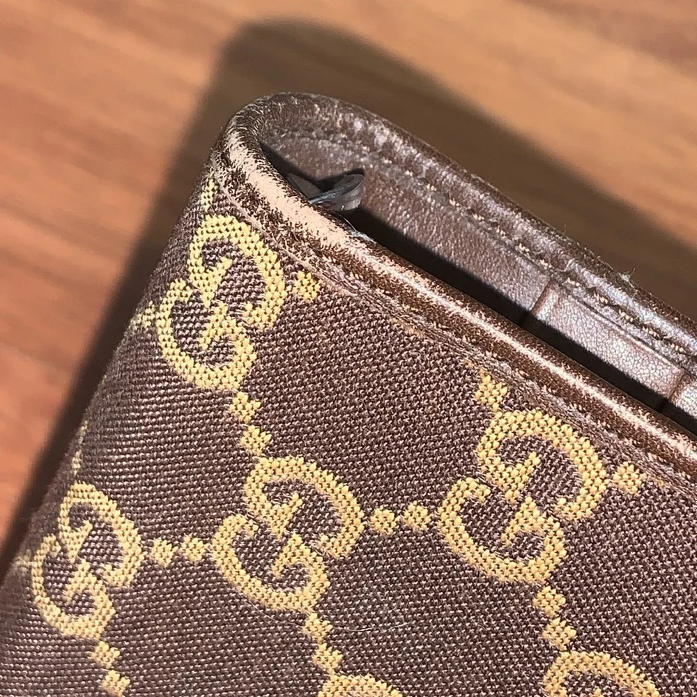 Gucci authentic canvas